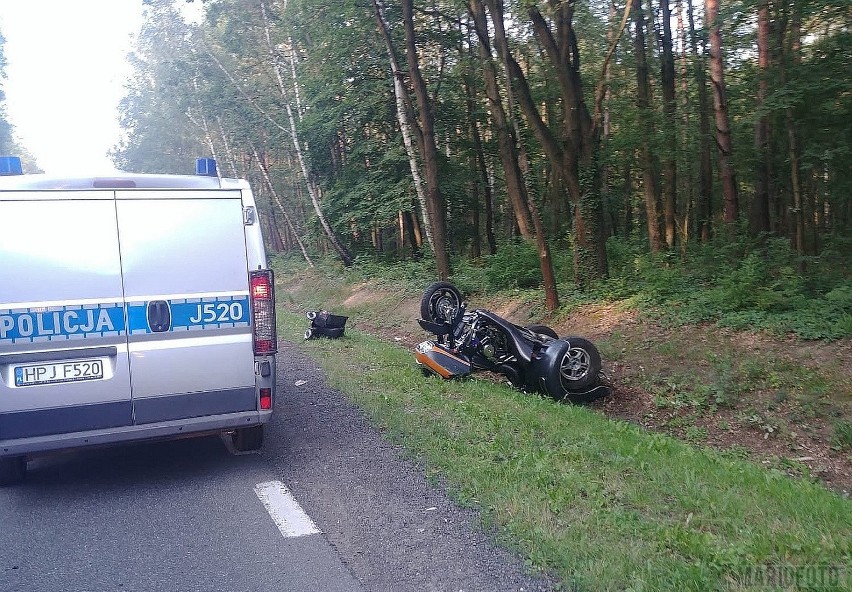 Wypadek na krajowej 45 pod Krapkowicami. Samochód osobowy zderzył się z motocyklem