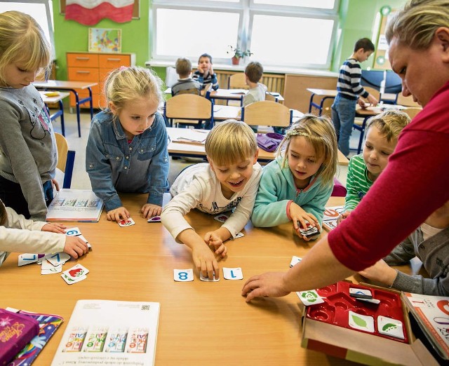 Do szkoły w wieku sześciu czy siedmiu lat? Mają decydować rodzice