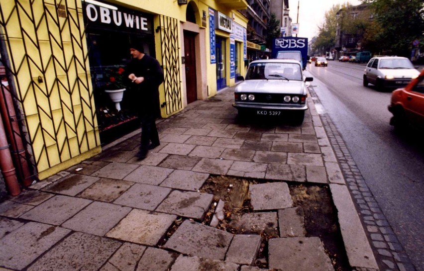 Kraków w latach 90. Niby niedawno, a inny świat [ZDJĘCIA] [4.12.2020]