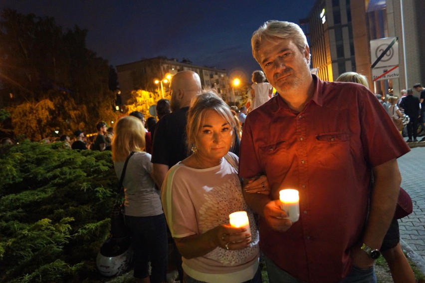 Łańcuch Światła: sobotni protest przed Sądem Okręgowym w...