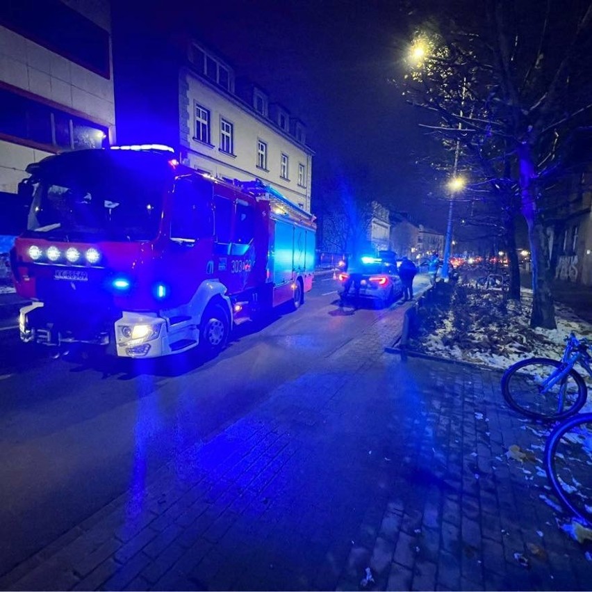 Groźny, nocny wypadek w centrum Krakowa na ulicy Czarnowiejskiej. Sprawca uciekł