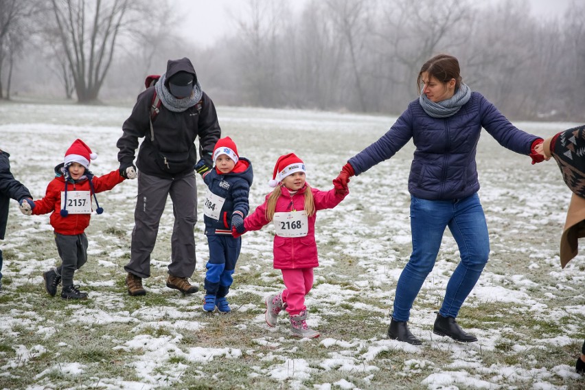 Dzieci pobiegły w Biegu Mikołajów 2017 w Krakowie