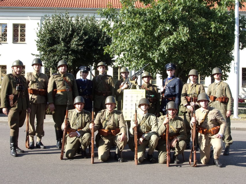 Radomscy rekonstruktorzy historyczni wzięli udział w inscenizacji obrony Mławy