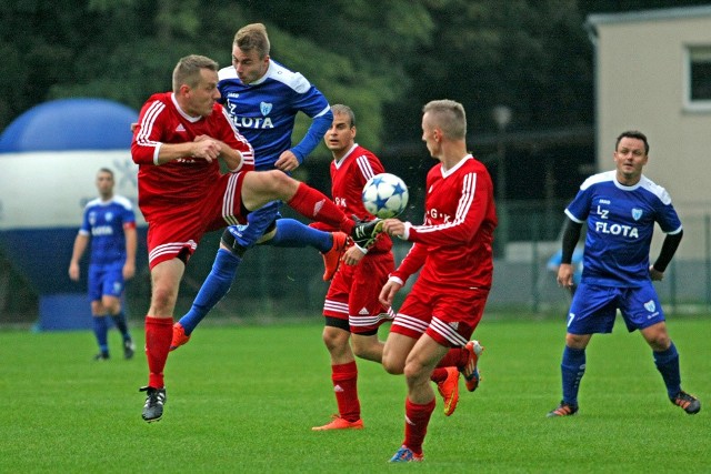 Zdjęcie z meczu Flota - Gryf (1-2) o Puchar Polski w 2015 roku.