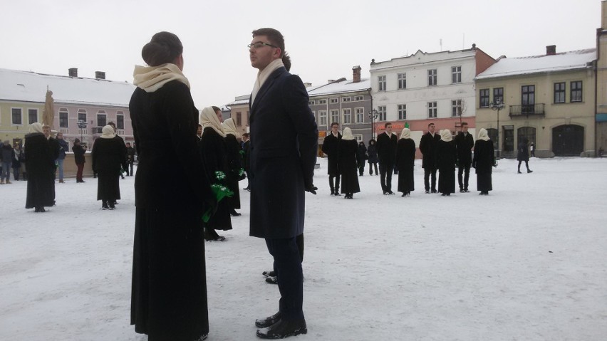 Polonez w wykonaniu maturzystów z Żywca