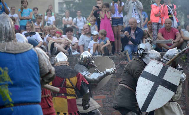 Rekonstrukcja walk rycerskich pod Basztą Czarownic.