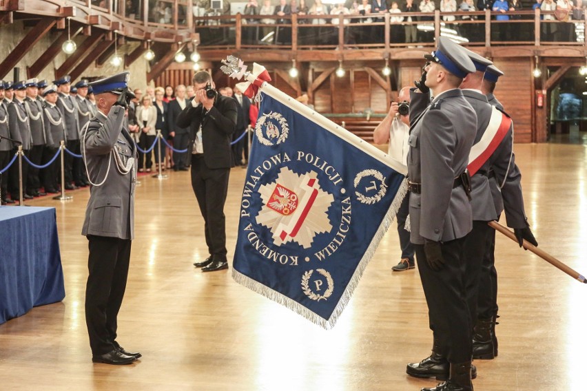 Wieliczka. Komenda Powiatowa Policji ma własny sztandar 