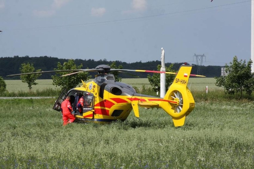 Wypadek na krajowej"6". Kierowca zmarł w szpitalu[ZDJĘCIA]