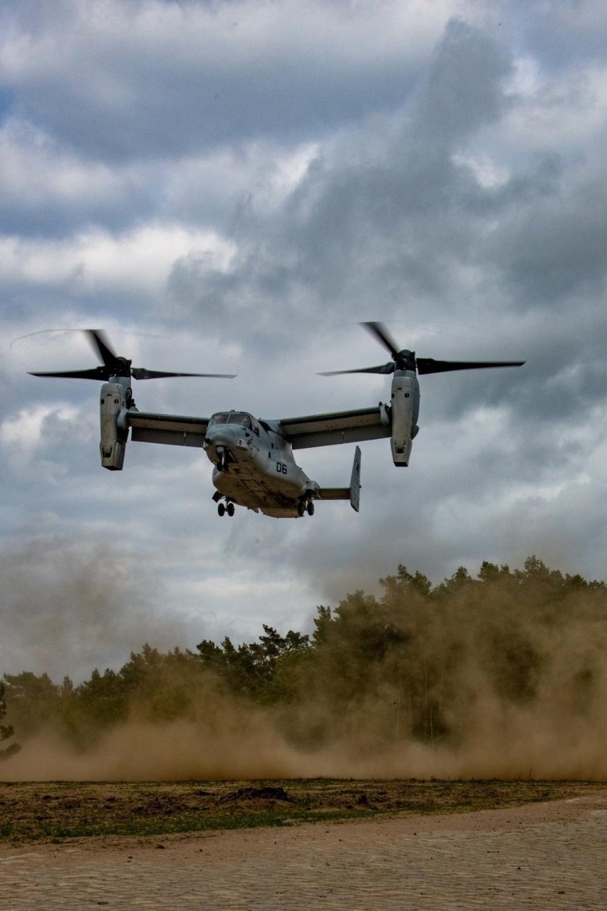 Żołnierze 22nd Marine Expeditionary Unit podczas ćwiczeń w...