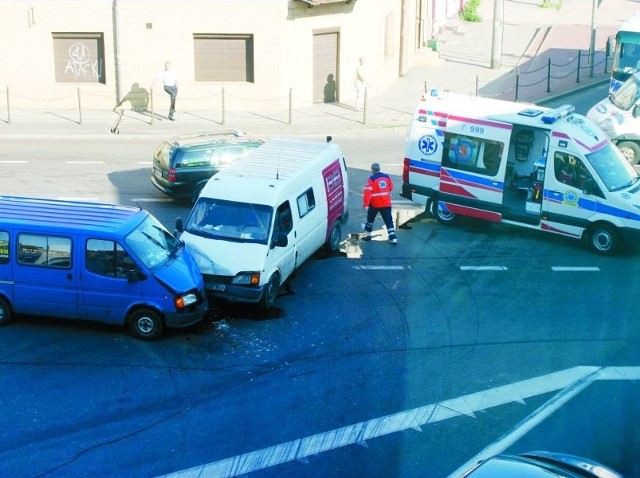 Dwa samochody dostawcze zderzyły się w Grajewie wczoraj tuż przed godz. 9. Nikomu nic się nie stało.