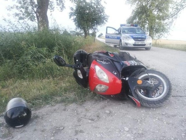 53-letni kierowca tego motoroweru był pijany.