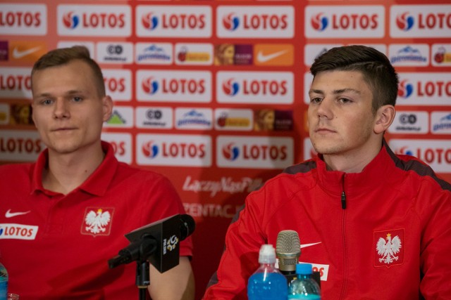 Dawid Kownacki (z prawej) nie zagrał w meczu ze Słowacją