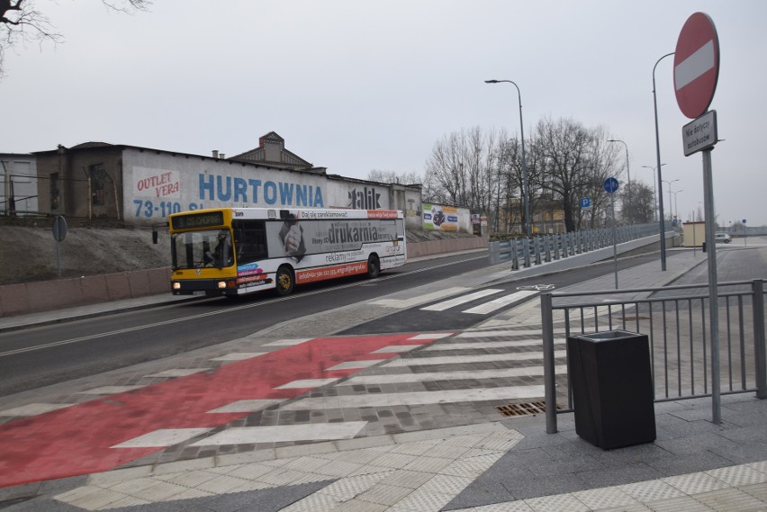 Stargard: Ruszyło centrum przesiadkowe. Pasażerowie MPK się gubią [ZDJĘCIA, WIDEO]