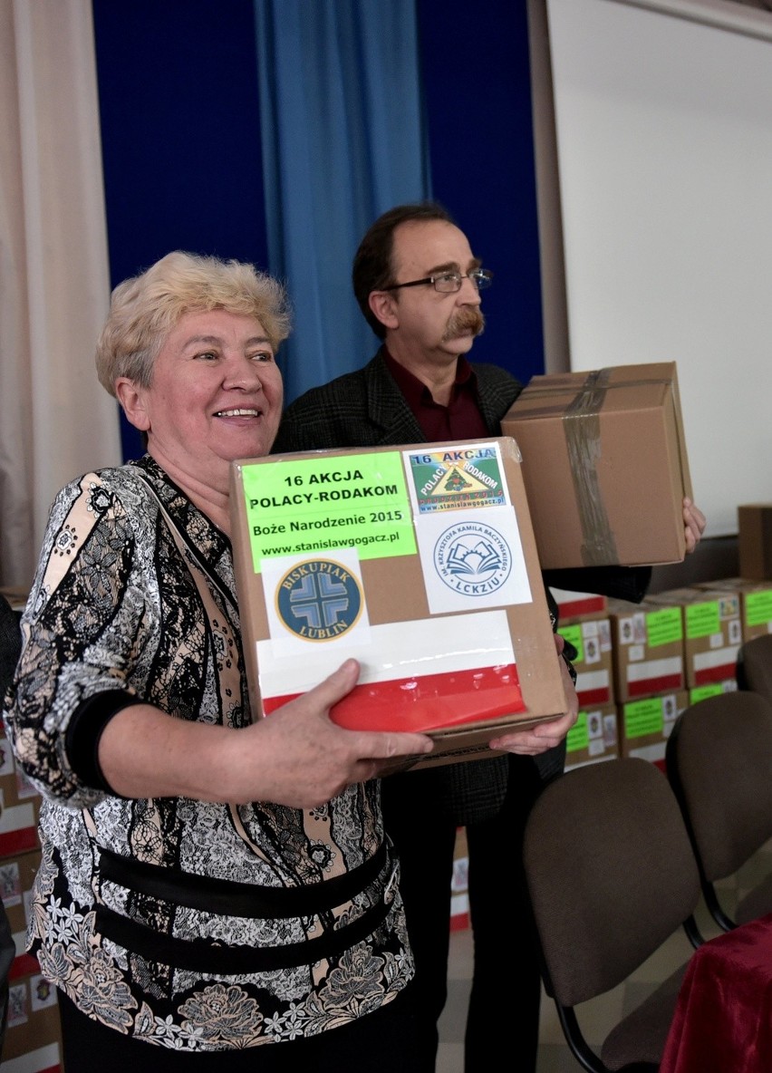 Przekazanie darów zebranych w ramach akcji Polacy - Rodakom