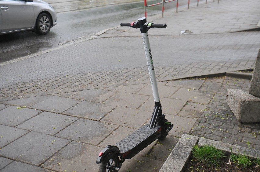 Kraków. Wnioskują o zakaz jazdy na hulajnogach elektrycznych w Parku Kulturowym Stare Miasto