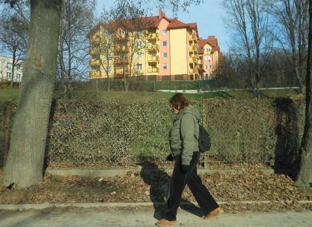 Bloki mieszkaniowe w OpatowieBloki przy ulicy 1 Maja w Opatowie. Mieszkania w nich rozeszły się w mig.