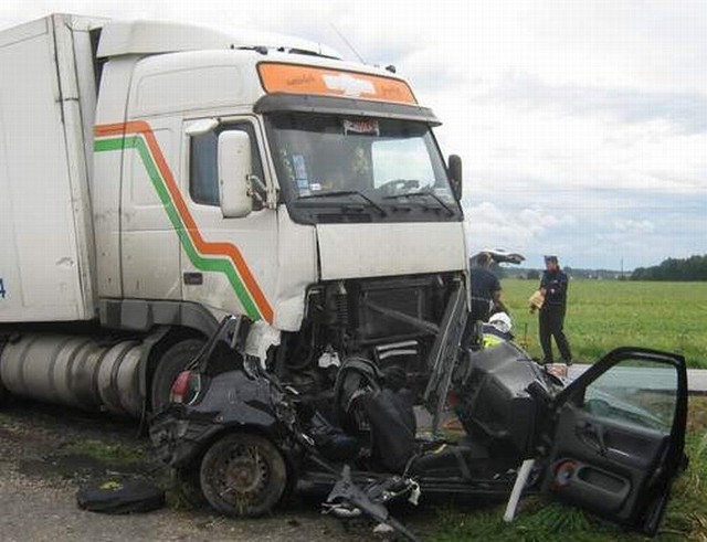 24-letni kierowca polo zginął w wypadku w Bzinicy Nowej.