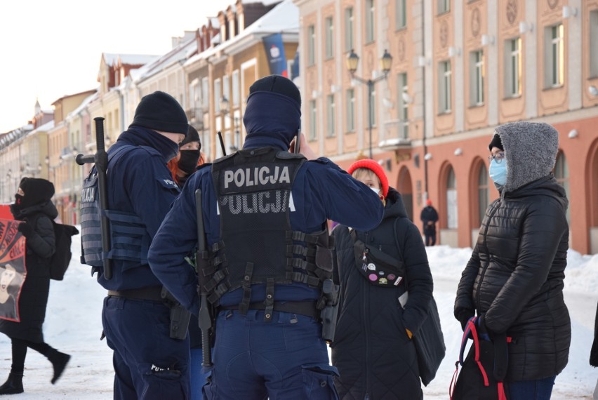 Protest kobiet w Białymstoku. Policja spisywała uczestników...