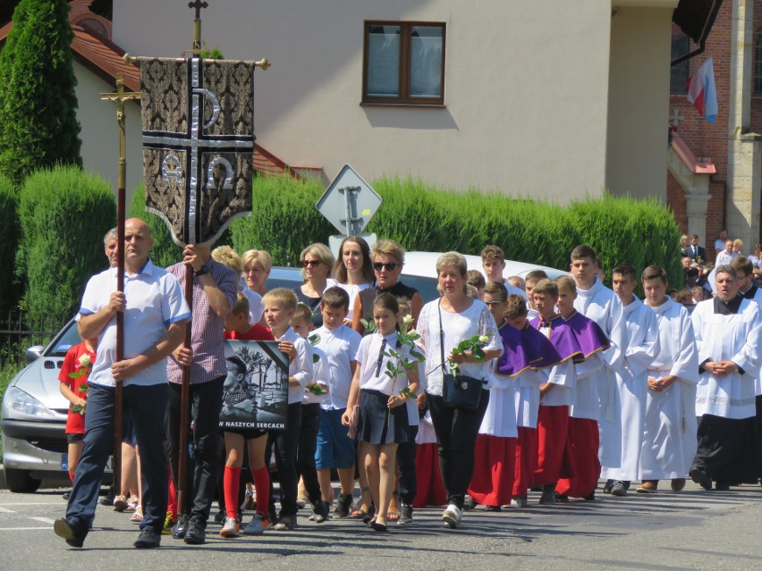 Uroczystości pogrzebowe w Wysokiej. Beatę i Kacperka żegnała...