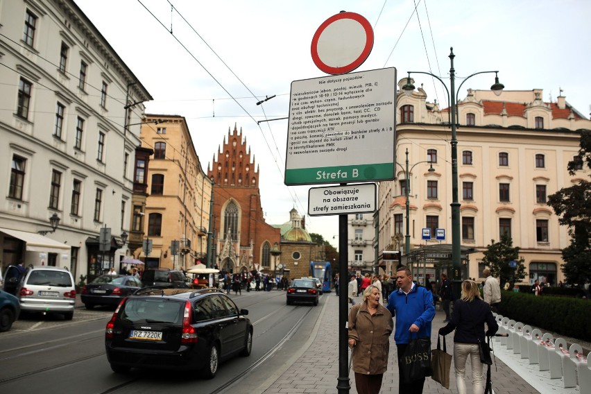 Kraków. Ponad 800 osób z przywilejem wjazdu samochodem do centrum