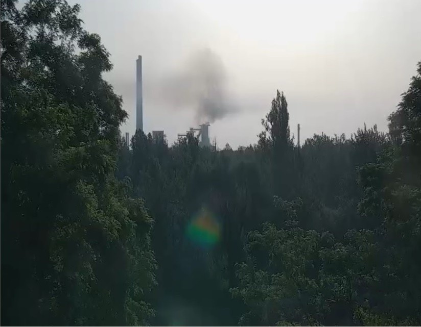 Kraków. Kombinat w Nowej Hucie dymił w upale, mieszkańcy się oburzają 