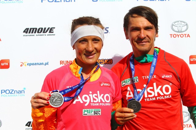 Zwycięzca poznańskiego półmaratonu, Paweł Ochal, tym razem wystąpi w roli eksperta biegowego