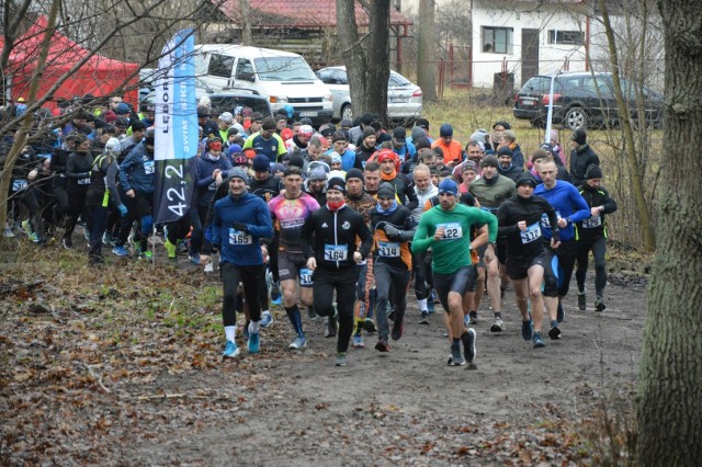 Stowarzyszenie Rekreacyjno - Sportowe Klub 42,2 było po raz 7 organizatorem Biegu Sylwestrowego w Lęborku.