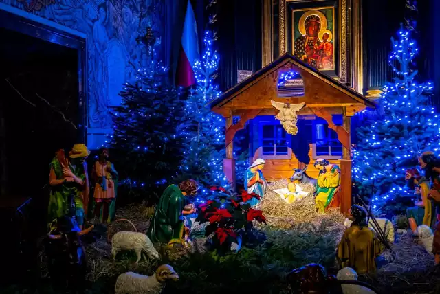 W wielu kościołach w czasie świąt Bożego Narodzenia można podziwiać szopki.