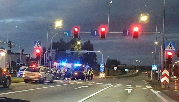 Zdarzenie zakwalifikowano jako kolizję. Nikt szczęśliwie w...