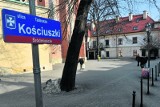 Kuriozalna sytuacja w Rzeszowie. Radni zrobili z chodnika plac