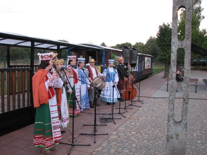 Rowerzyści - pasjonaci zwiedzali nasz region [ZDJĘCIA]