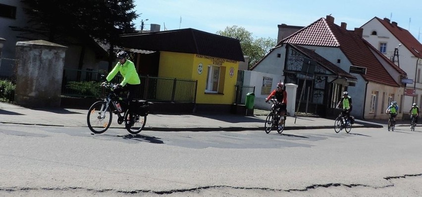 Rowerami przyjechali do Strzelna z wybrzeża [zdjęcia]