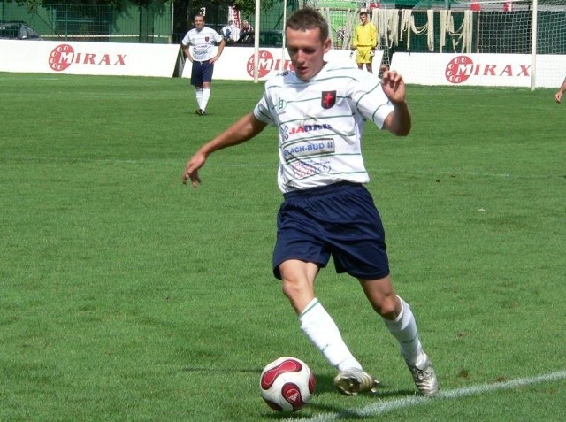 Grzegorz Tryliński zdobył dla Skaryszewianki Skaryszew jedną z siedmiu bramek w wygranym 7:1 mecz z rezerwami Radomiaka Radom.