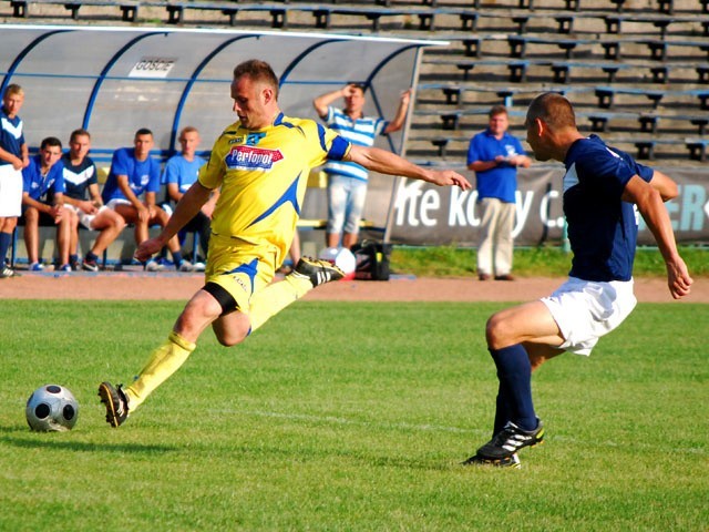 Piłkarze Juventy Starachowice przegrali w piątek z Popradem Muszyna 1:2.