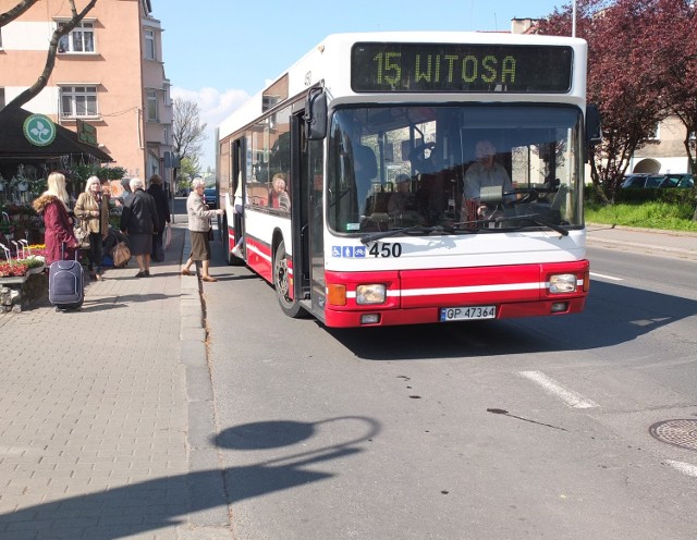 Autobusy linii 15 też wezmą udział w projekcie powiększenia miasta. Docelowo urząd miasta chciałby, aby dojeżdżały aż do Winowa, czyli od stycznia 2017 roku nowej dzielnicy Opola.
