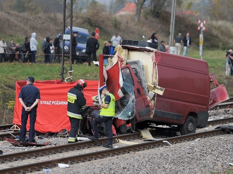 Tragiczny wypadek na przejeździe kolejowym w Walawie [ZDJĘCIA, WIDEO]