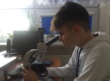 Jakub Mazur ze szkoły podstawowej w Rytwianach wśród najlepszych w województwie z biologii. Jak osiągnął sukces? 