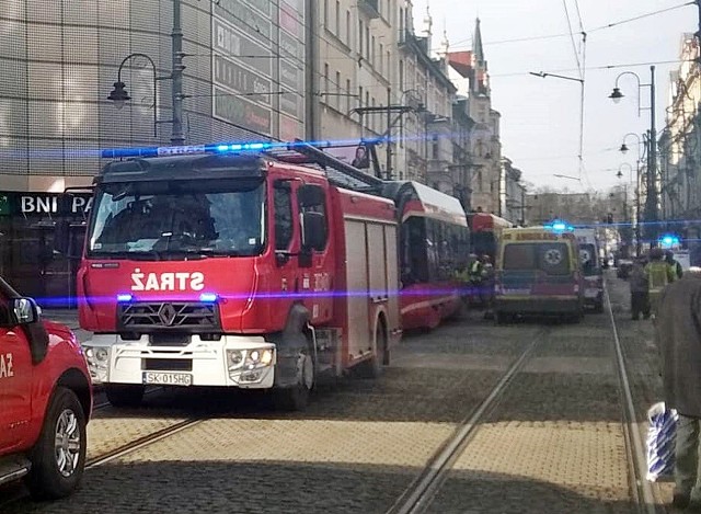 Dwa tramwaje zderzyły się przy Galerii Katowickiej.