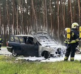 Poranny pożar bmw na dk 46 między Ozimkiem a Dobrodzieniem. Na miejscu pracowało 5 jednostek straży pożarnej. Nikomu nic się nie stało