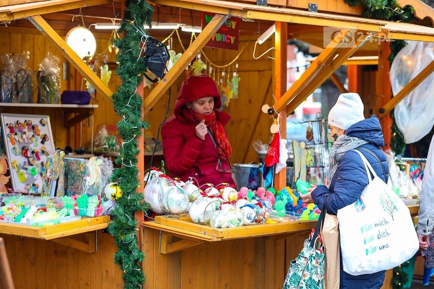 Szczeciński Targ Świąteczny. Niedziela to ostatni dzień! Do której będzie czynny? ZDJĘCIA
