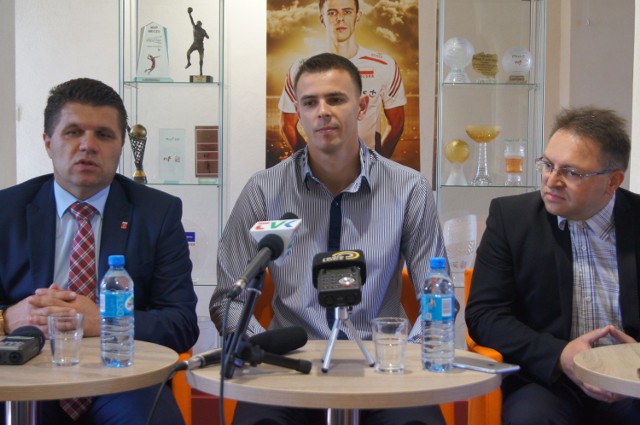 Mariusz Wlazły zachęca do obejrzenia wystawy "Wielunianin Mariusz Wlazły - Sportowiec Świata 2014"