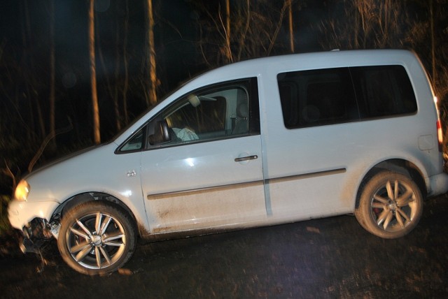 We wtorek (25 listopada) po pościgu lubuscy policjanci zatrzymali kierowcę skradzionego volkswagena.