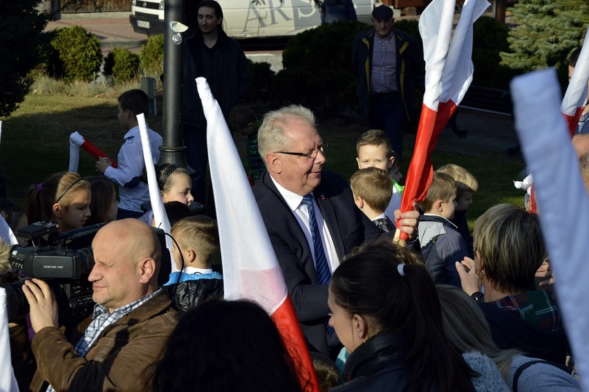 W Bobowej stanie jedna z ławeczek niepodległości finansowanych przez MON [ZDJĘCIA]