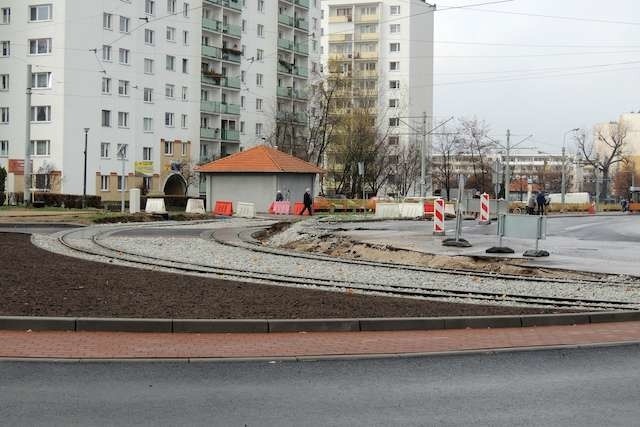 Obecnie gotowa jest południowa część ronda - od strony „Macieja” i ulicy Przy Skarpie