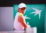 Iga Świątek wygrała z Weroniką Kudiermietową w półfinale turnieju WTA w Dosze. 