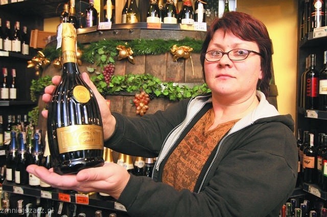 Malgorzata Guzik: - Choć doświadczenie kieruje klientów ku butelkom 0,75 l w typowym kształcie, to nierzadkie są szampany w oryginalnych opakowaniach