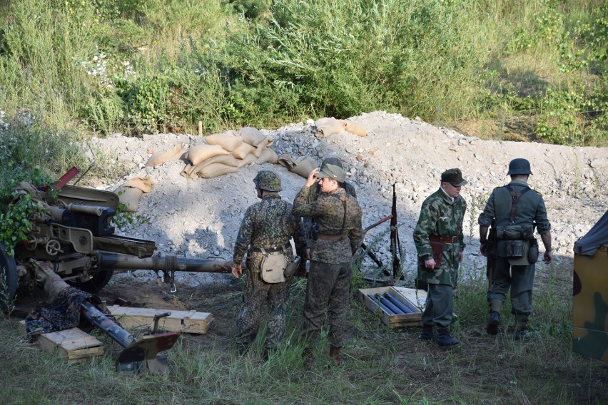 Łabiszyńskie Spotkania z Historią 2019: inscenizacja  "Przedpola Carentan" [zdjęcia, wideo] 