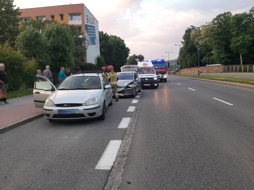 Czwartek pełen wypadków na sądeckich drogach. Strażacy i pogotowie wyjeżdżali do Wielogłów, Nowego Sącza i Florynki [ZDJĘCIA] 