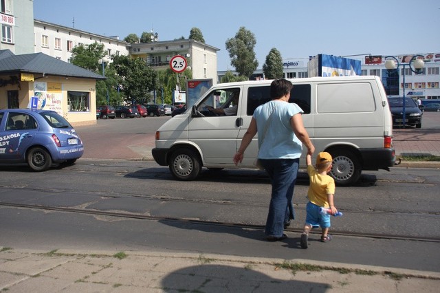 Przejście tędy to nie lada wyzwanie, szczególnie z dzieckiem