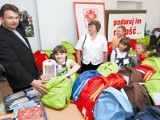 Caritas rozdała dzieciom 300 plecaków z przyborami szkolnymi